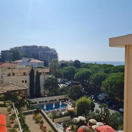 T3 Le President Proche Pinede アパート *