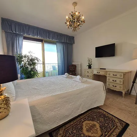 T3 Le President Proche Pinede Apartment